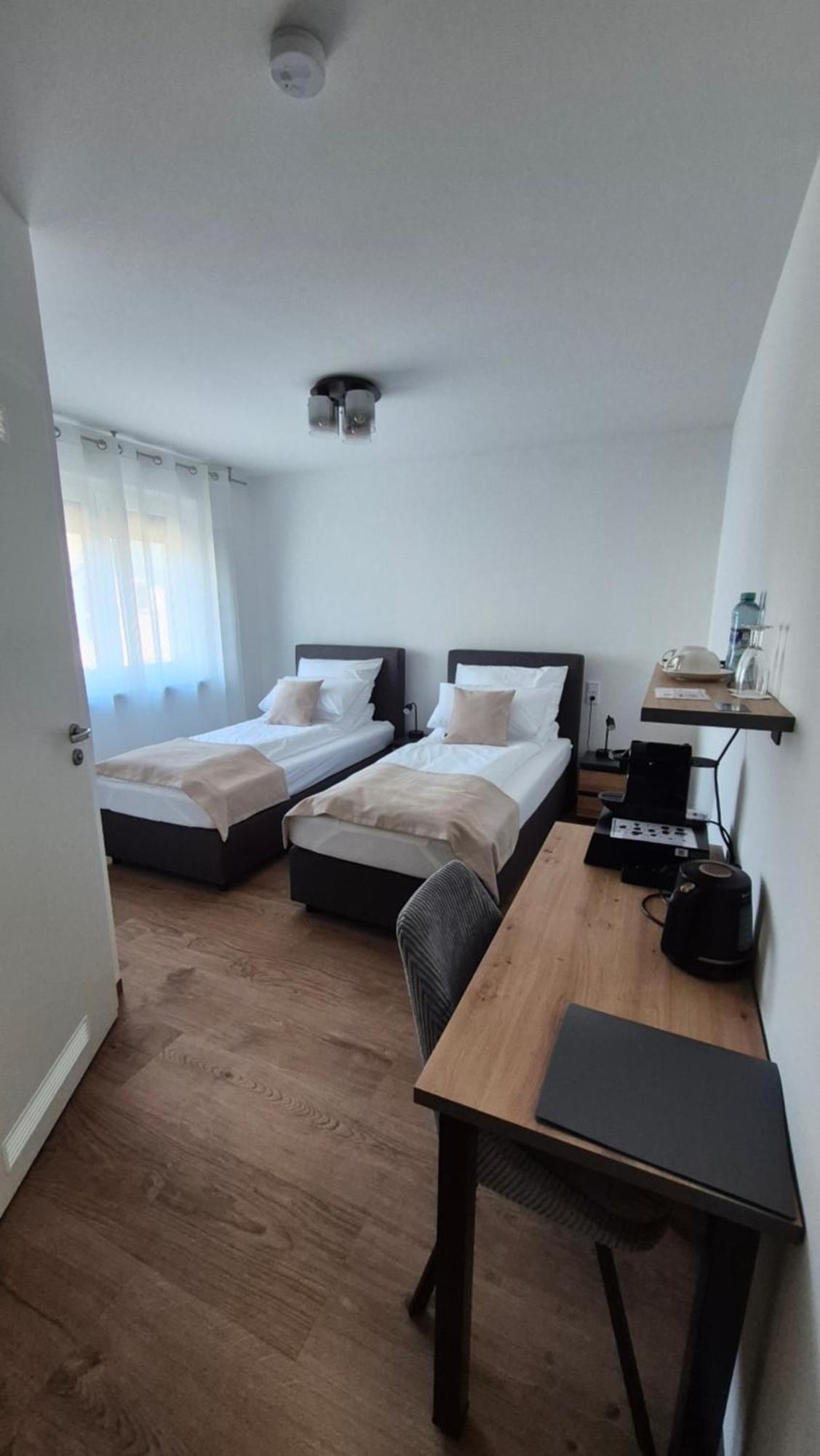 Apartments Seibel Doppel-Zweibettzimmer Mit Bad Reutlingen Exterior photo